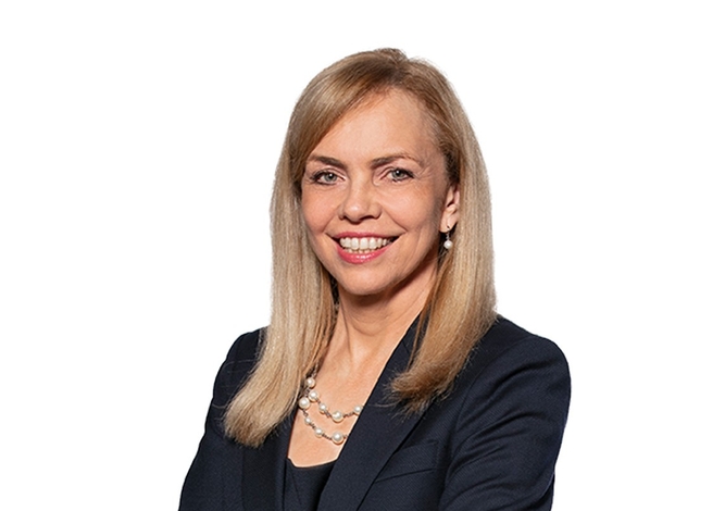  Helen Steers